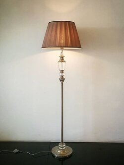 โคมไฟตั้งโต๊ะ 6715FL