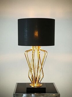 โคมไฟตั้งโต๊ะ MT8015 BK