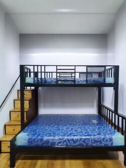 A 100 เตียง 5 ฟุต บน 3.5 ฟุต บันไดลิ้นชัก กันตกเต็มลายพิเศษ