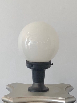 โคมไฟหัวเสา กลม สีนม