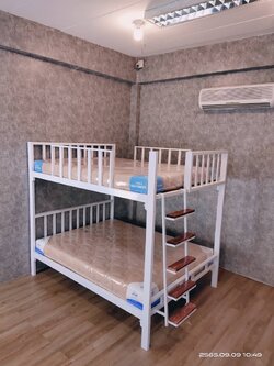 AM-103 เตียงเหล็ก 5 ฟุต 2 ชั้นราคารวมที่นอน รุ่นกันตกเว้น2ช่อง บันไดวางได้ทั้งด้านข้างและด้านท้ายเตียง