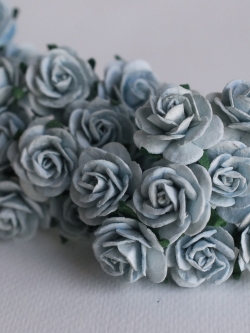 ดอกไม้กระดาษสา ราคาส่ง, ดอกกุหลาบกระดาษสา ดอกไม้ประดิษฐ์ ตกแต่งงานแต่งงาน ขนาด 2.00 cm., สำหรับของชำร่วย, งานแต่งงาน, ดอกไม้ทำข้อมือเจ้าสาว สีฟ้าเทา จำนวน 50 ดอก Paper flower,50 Pieces mulberry rose, 2 cm. pale grey blue color.