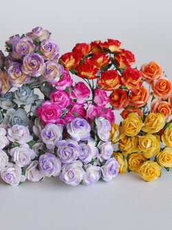 ดอกไม้กุหลาบกระดาษ, ดอกกุหลาบกระดาษสา ดอกกุหลาบจิ๋ว ดอกกุหลาบกระดาษสา สำหรับประดับ ตกแต่งของชำร่วย, งานแต่งงาน สีMIXED แดงปัดเหลือง ส้มทูโทน เขียวปัด เหลืองปัด ฟ้าตุ่นปัด ม่วงปัดขาว ม่วงปัดครีม ม่วงอ่อนปัดขาว และ ชมพูปัดครีม ขนาด 1.5 cm. จำนวน 100 ดอก