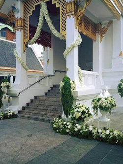 บริการจัดดอกไม้หน้าศพ โทร 081-4245289 บริการจัดงานศพพร้อมทีมงานอำนวยความสะดวกมีทีมงานดูแลการจัดงานตลอดทั้งพิธี