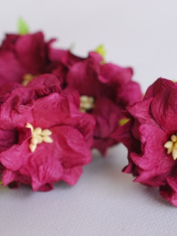 ดอกไม้กระดาษสา ราคาส่ง, ดอกการเดนเนียกระดาษสา ดอกไม้ประดิษฐ์ ตกแต่งงานแต่งงาน ประดิษฐ์ข้อมือเพื่อนเจ้าสาว ขนา่ด 3.5 cm., สำหรับของชำร่วย, งานแต่งงาน, ดอกไม้ทำข้อมือเจ้าสาว สีแดงเข้ม จำนวน 25 ดอก Paper flower,25 Pieces mulberry gardenia flowers supplies, d