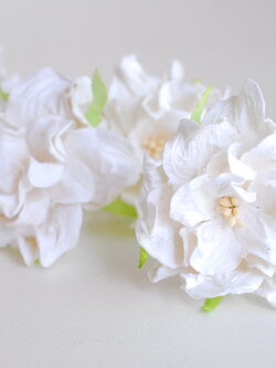 ดอกไม้กระดาษสา ราคาส่ง, ดอกการเดนเนียกระดาษสา ดอกไม้ประดิษฐ์ ตกแต่งงานแต่งงาน ประดิษฐ์ข้อมือเพื่อนเจ้าสาว ขนา่ด 5.5 cm., สำหรับของชำร่วย, งานแต่งงาน, ดอกไม้ทำข้อมือเจ้าสาว สีขาว จำนวน 25 ดอก Paper flower,25 Pieces mulberry gardenia flowers suppiles