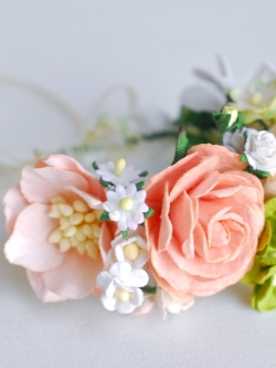 อมือเพื่อนเจ้าสาว งานแต่งงาน งานประดิษฐ์ DIY สีขาว เขียว พีช ดอกกุหลาบกระดาษสา และดอกไม้กระดาษสาขนาดเล็ก Handmade corsages 1 ชิ้น