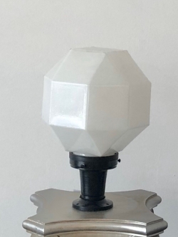 โคมไฟหัวเสา ลูกเต๋า