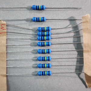 ตัวต้านทาน 1M Ohm ±1% 5 แถบสี มีสีอะไรบ้าง ?